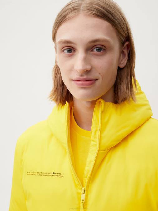 hombres chaqueta acolchada ligera flwrdwn Pangaia amarillo azafran ropa TDTH537