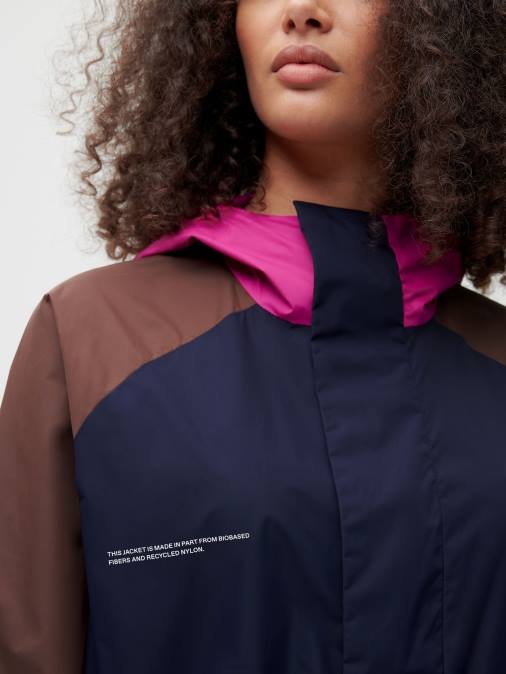 mujer chaqueta color block de nailon reciclado Pangaia Azul marino ropa TDTH481